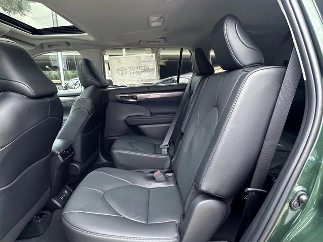 new 2025 Toyota Highlander Hybrid car, priced at $54,887