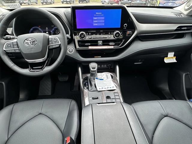 new 2025 Toyota Highlander Hybrid car, priced at $54,887