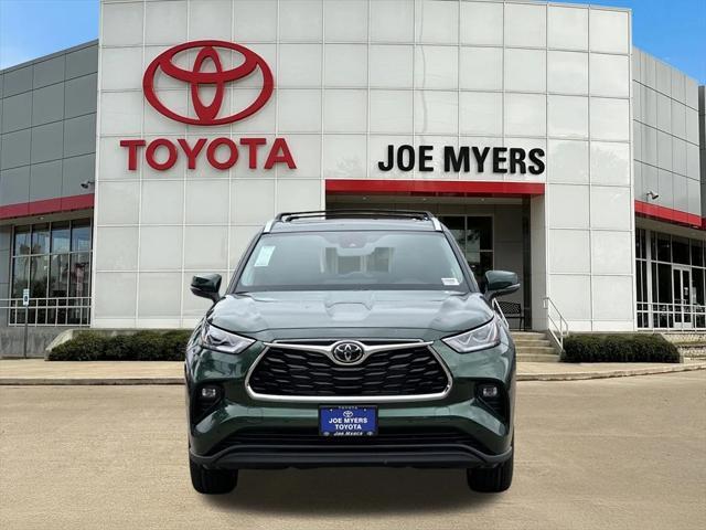 new 2025 Toyota Highlander Hybrid car, priced at $54,887