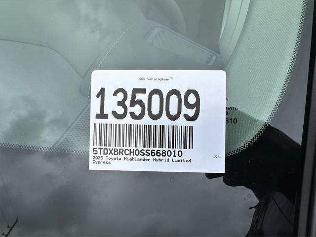 new 2025 Toyota Highlander Hybrid car, priced at $54,887