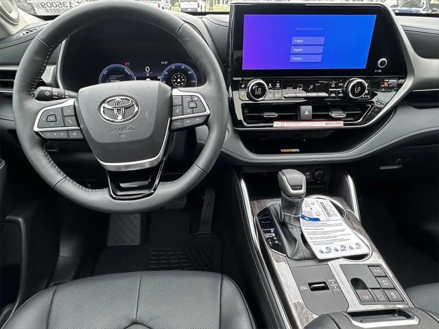 new 2025 Toyota Highlander Hybrid car, priced at $54,887