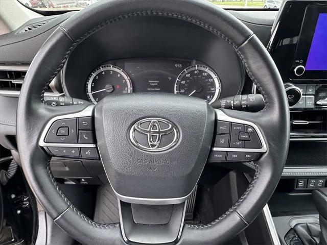 used 2023 Toyota Highlander car, priced at $34,691