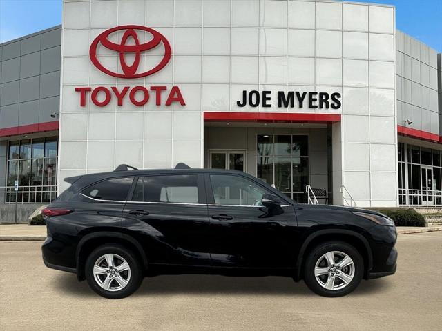 used 2023 Toyota Highlander car, priced at $34,691