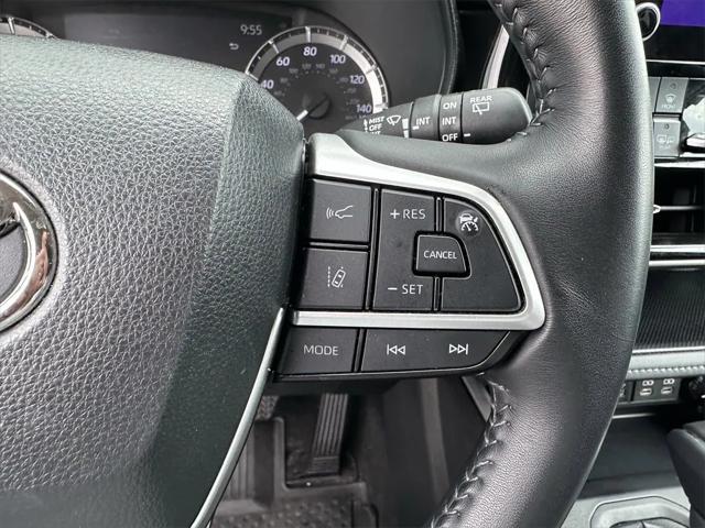 used 2023 Toyota Highlander car, priced at $34,691