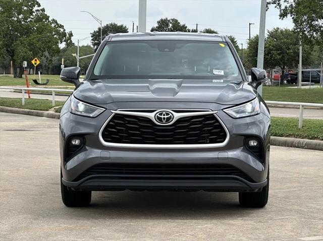 used 2023 Toyota Highlander car, priced at $32,691