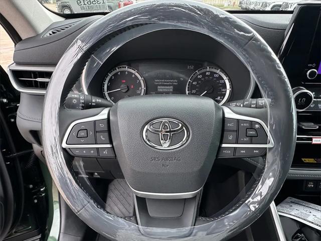 new 2025 Toyota Highlander car, priced at $46,962