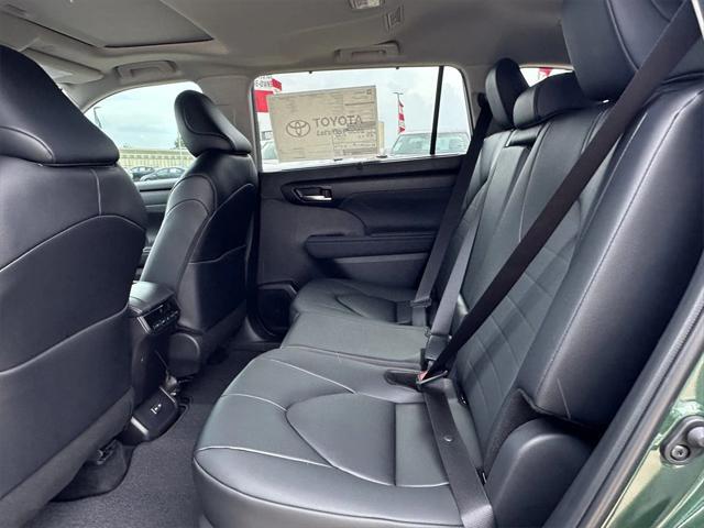 new 2025 Toyota Highlander car, priced at $46,962