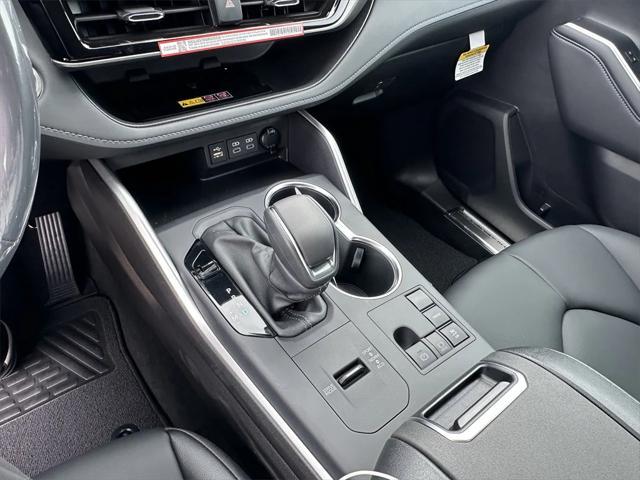 new 2025 Toyota Highlander car, priced at $46,962