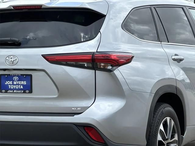 used 2023 Toyota Highlander car, priced at $35,689
