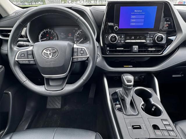 used 2023 Toyota Highlander car, priced at $35,689