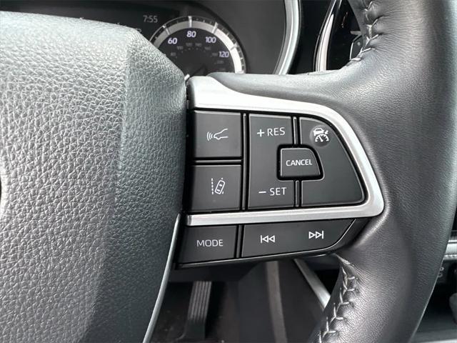 used 2023 Toyota Highlander car, priced at $35,689