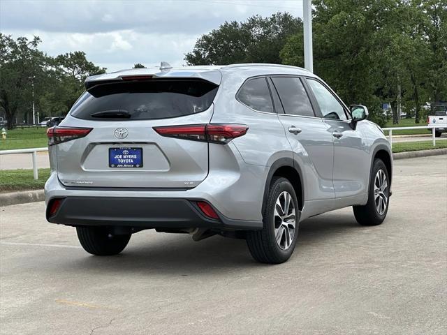 used 2023 Toyota Highlander car, priced at $35,689