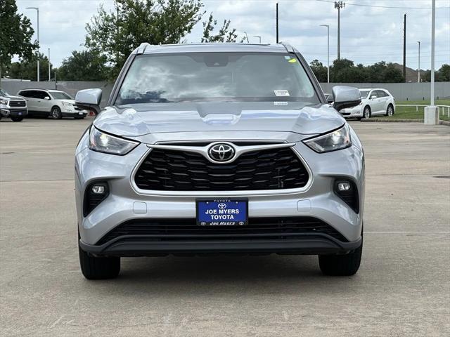 used 2023 Toyota Highlander car, priced at $35,689