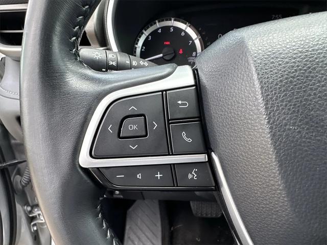 used 2023 Toyota Highlander car, priced at $35,689