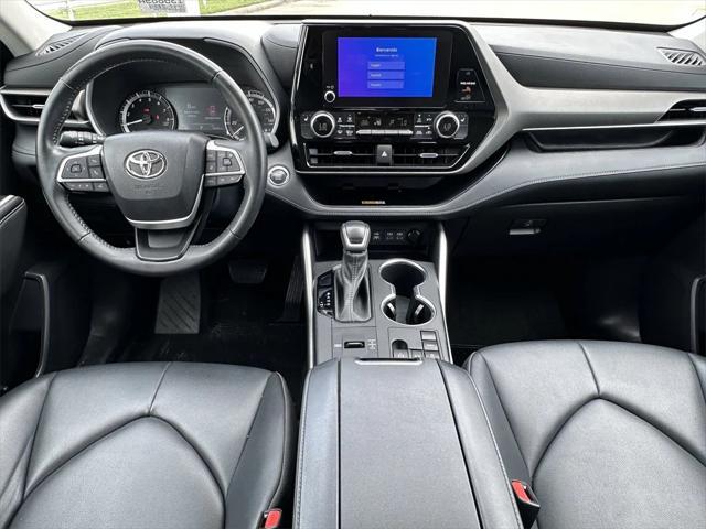 used 2023 Toyota Highlander car, priced at $35,689