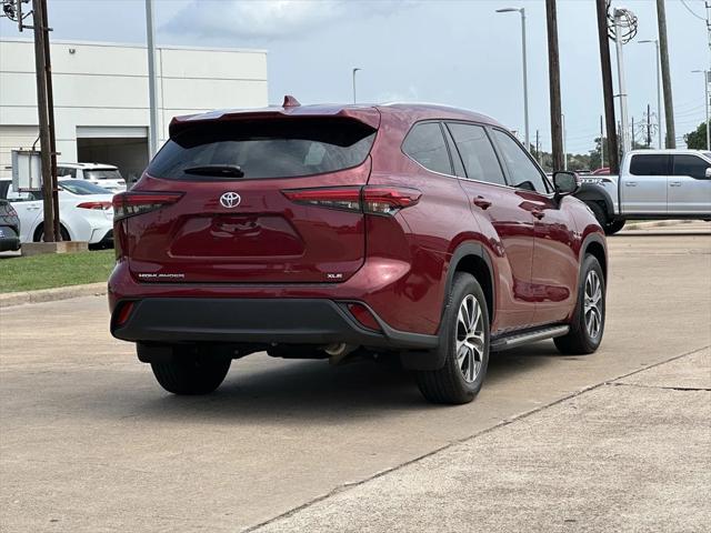 used 2022 Toyota Highlander car, priced at $35,691