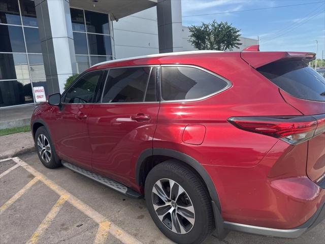 used 2022 Toyota Highlander car, priced at $35,691
