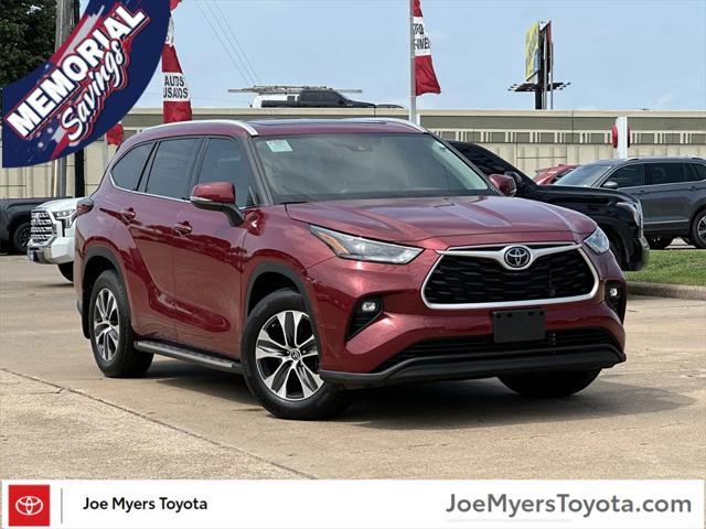 used 2022 Toyota Highlander car, priced at $35,691