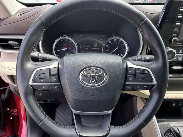 used 2022 Toyota Highlander car, priced at $35,691