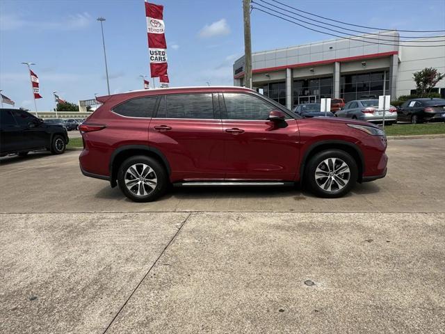 used 2022 Toyota Highlander car, priced at $35,691