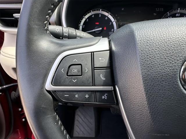 used 2022 Toyota Highlander car, priced at $35,691