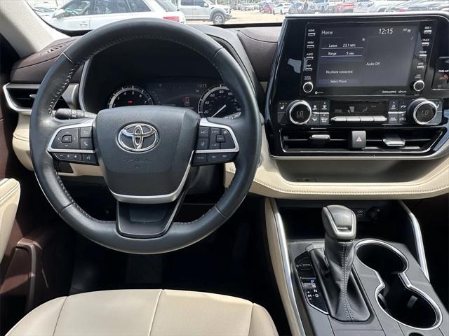 used 2022 Toyota Highlander car, priced at $35,691