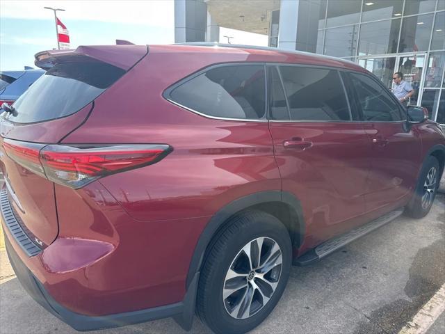 used 2022 Toyota Highlander car, priced at $35,691