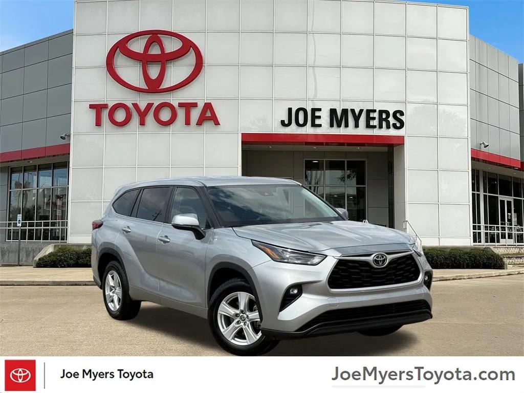 used 2023 Toyota Highlander car, priced at $30,291