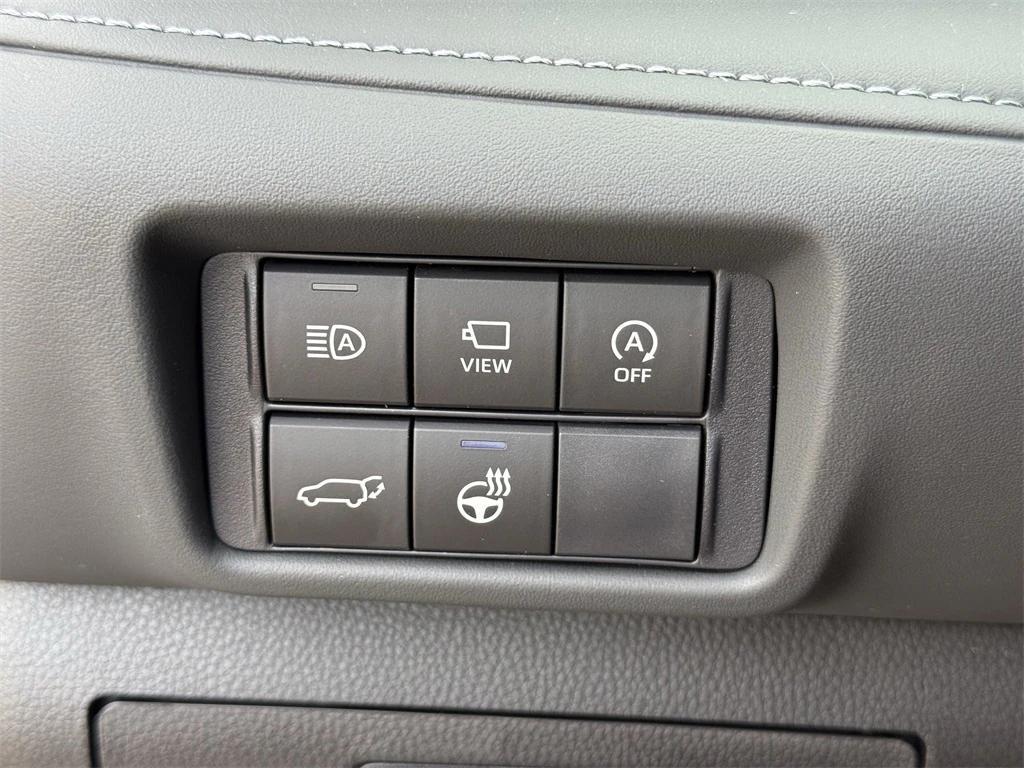 new 2025 Toyota Highlander car, priced at $51,427
