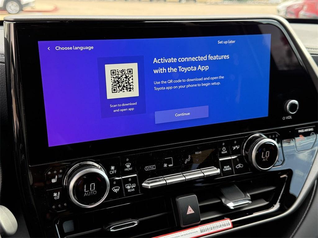 new 2025 Toyota Highlander car, priced at $51,427