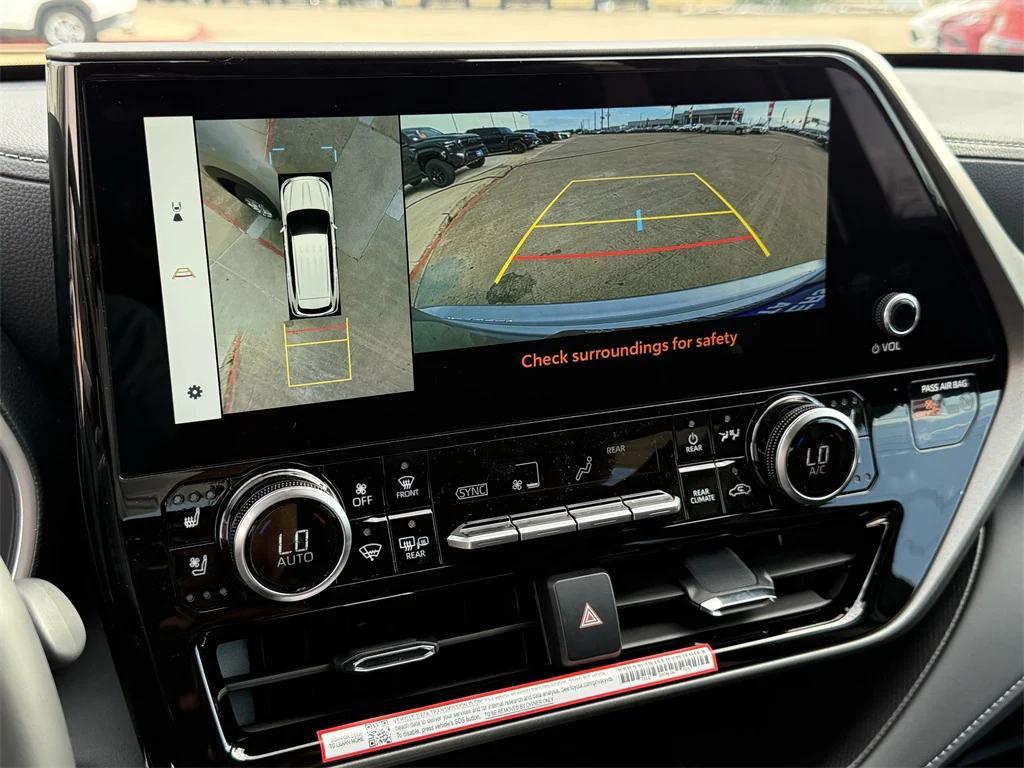 new 2025 Toyota Highlander car, priced at $51,427