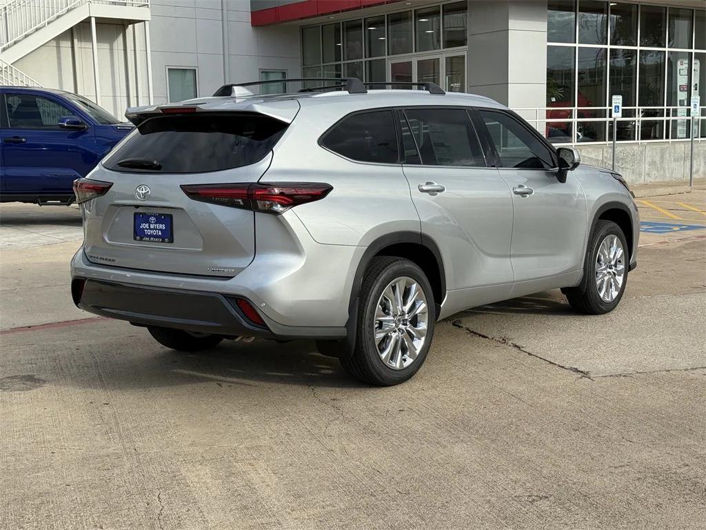 new 2025 Toyota Highlander car, priced at $51,427