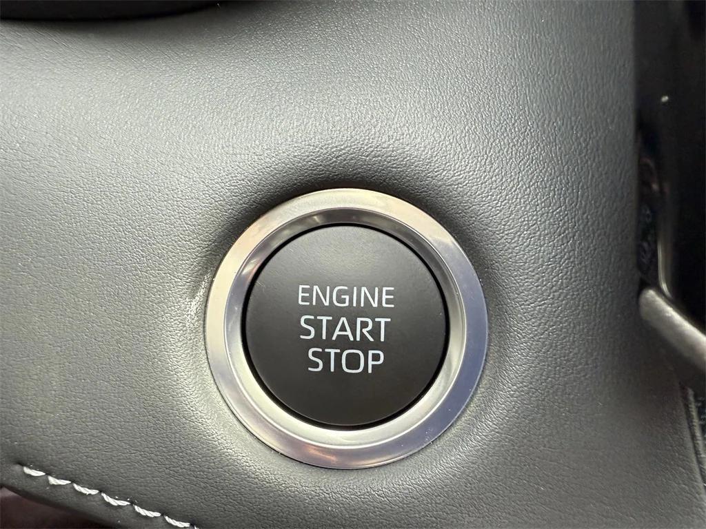 new 2025 Toyota Highlander car, priced at $51,427