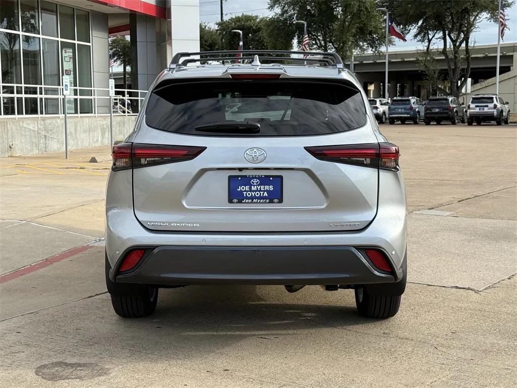new 2025 Toyota Highlander car, priced at $51,427