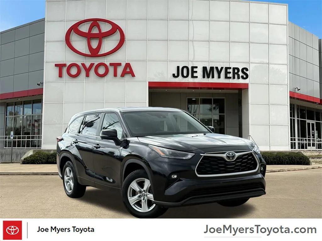 used 2024 Toyota Highlander car, priced at $33,891