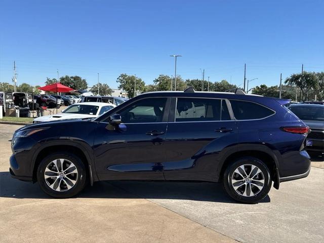 used 2023 Toyota Highlander car, priced at $35,999