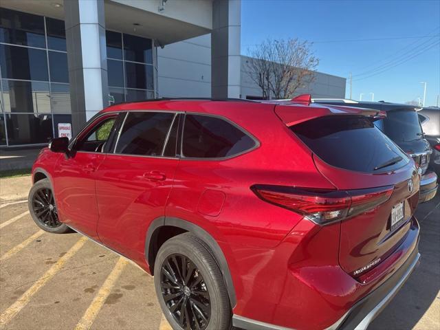 used 2023 Toyota Highlander car, priced at $36,691