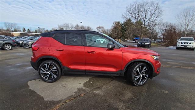 used 2019 Volvo XC40 car, priced at $22,895