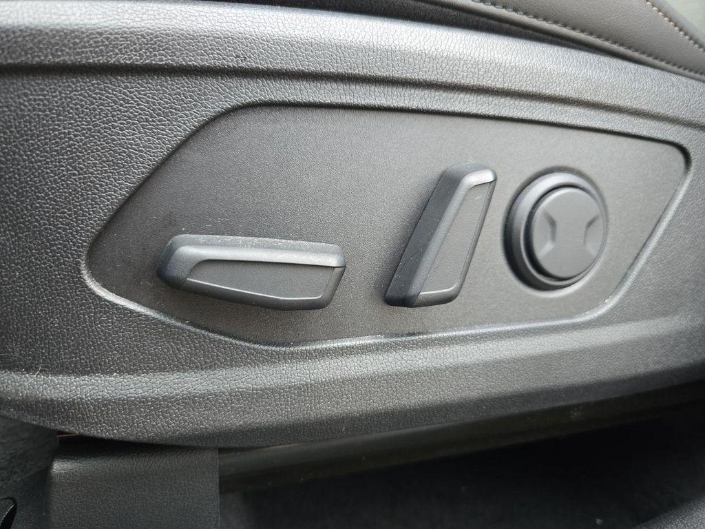 used 2025 Kia Sorento car, priced at $32,595