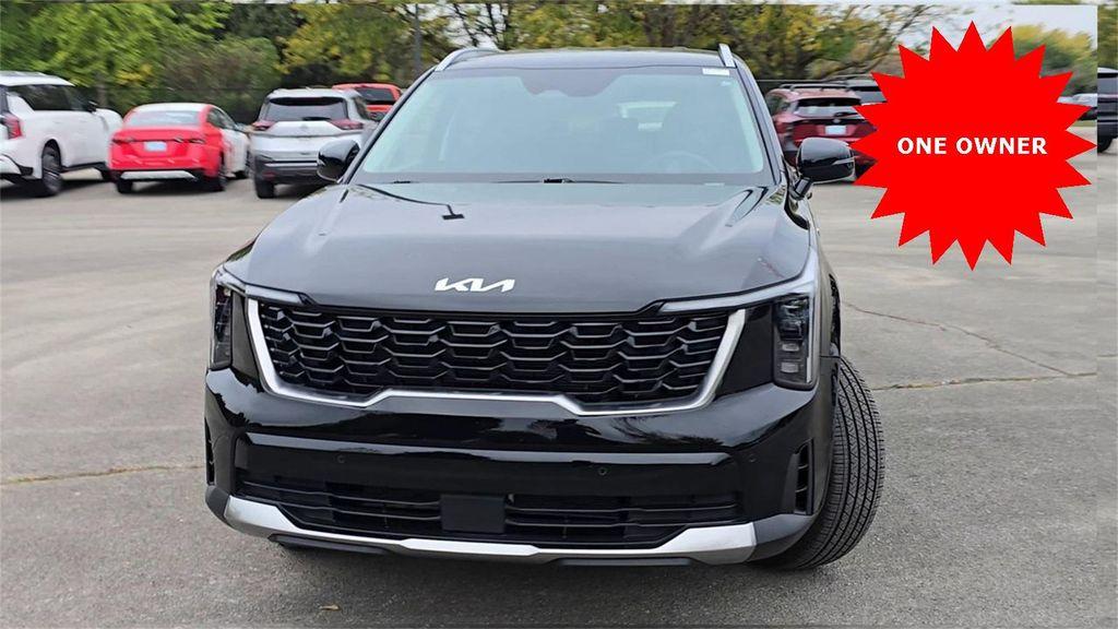 used 2025 Kia Sorento car, priced at $32,595