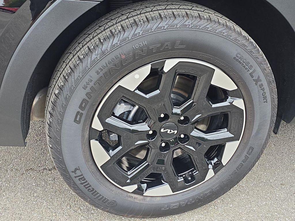 used 2025 Kia Sorento car, priced at $32,595