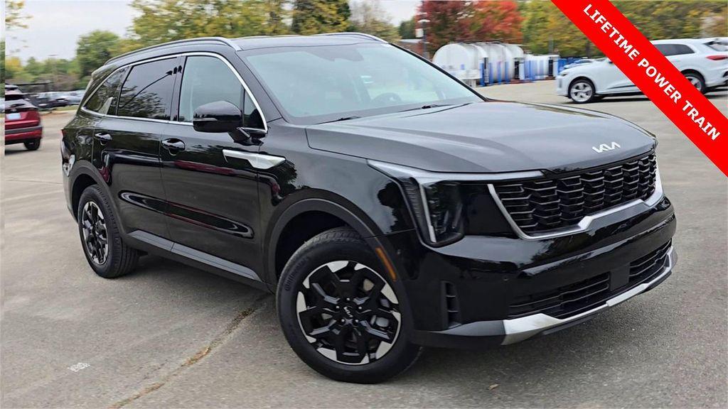 used 2025 Kia Sorento car, priced at $32,595