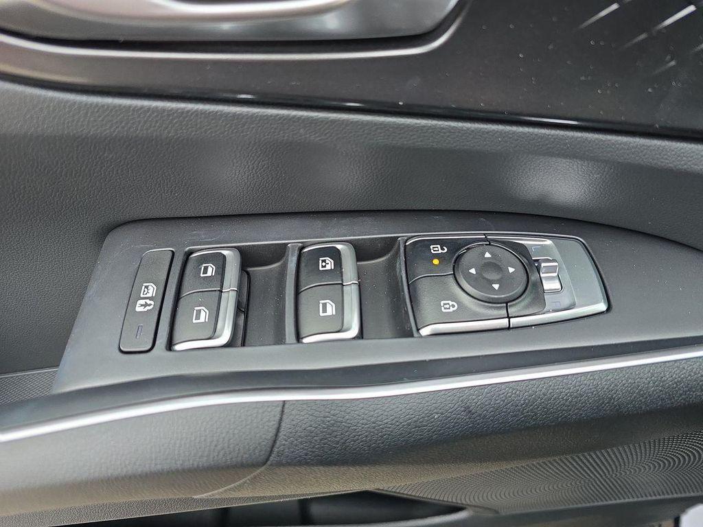 used 2025 Kia Sorento car, priced at $32,595