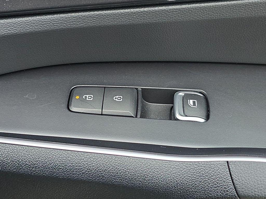 used 2025 Kia Sorento car, priced at $32,595