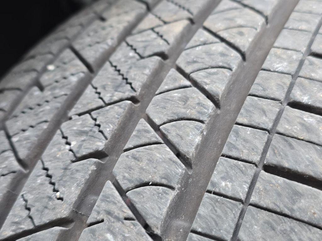 used 2025 Kia Sorento car, priced at $32,595