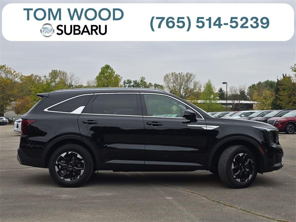 used 2025 Kia Sorento car, priced at $32,595