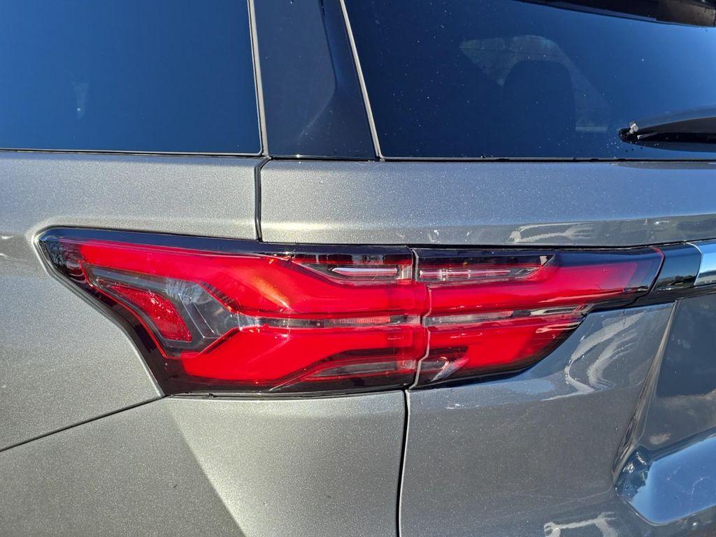 used 2023 Chevrolet Traverse car, priced at $28,795