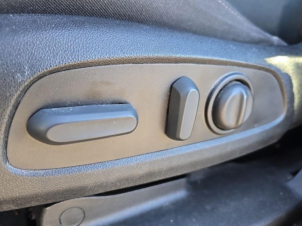 used 2023 Chevrolet Traverse car, priced at $28,795