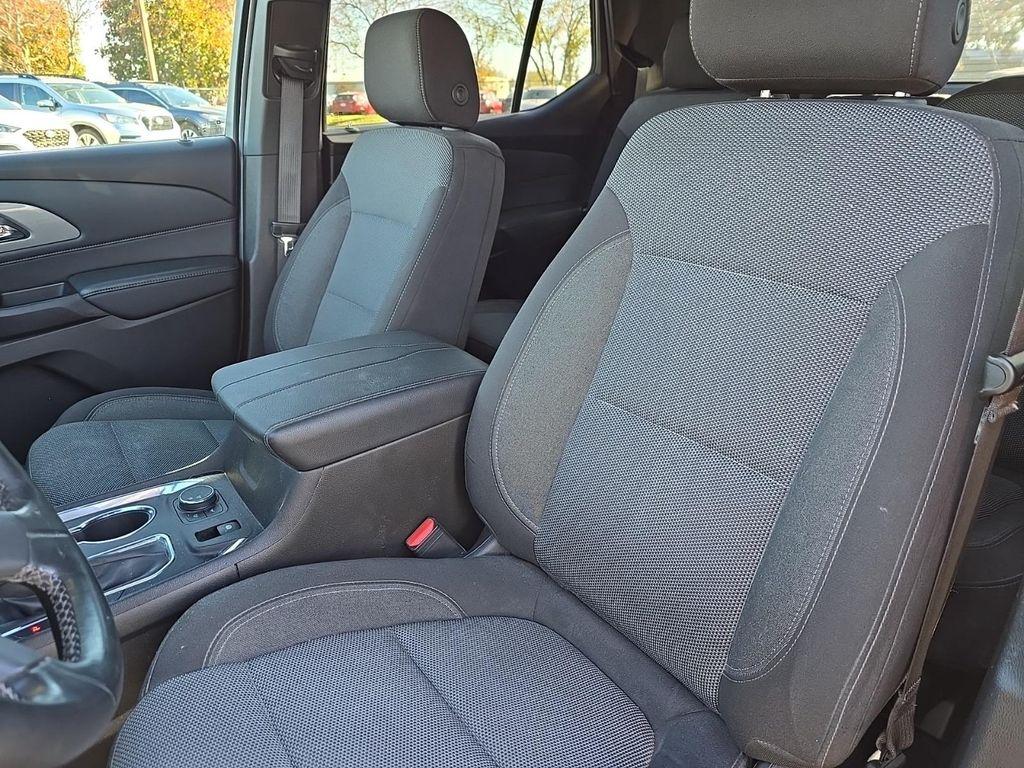 used 2023 Chevrolet Traverse car, priced at $28,795