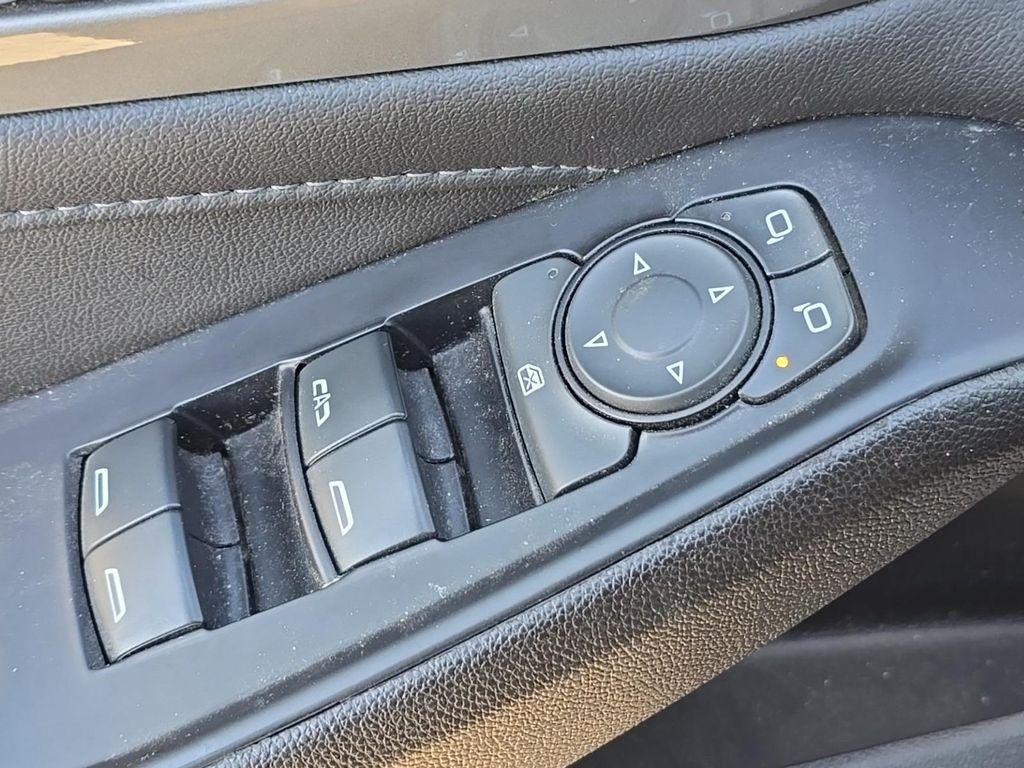 used 2023 Chevrolet Traverse car, priced at $28,795